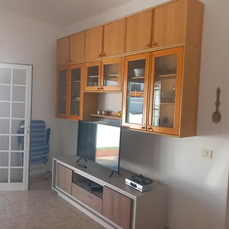 The House Of Nyaraló *